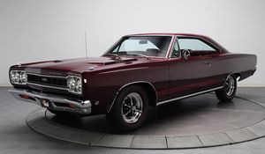 Превью обои 1968 plymouth gtx, плимут, hemi, бордовый