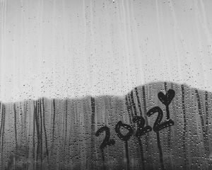 Превью обои 2022, новый год, сердечко, стекло, дождь, капли