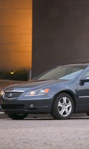 Превью обои acura, rl, 2004, синий, вид сбоку, стиль, акура, авто, здание, асфальт