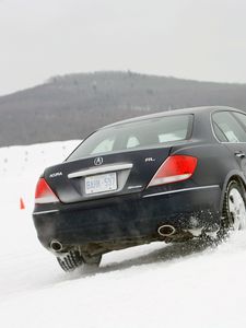 Превью обои acura, rl, черный, вид сзади, акура, авто, снег, стиль, природа