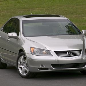 Превью обои acura, rl, серебряный металлик, вид спереди, акура, авто, трава