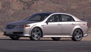 Превью обои acura, tl, 2004, серебряный металлик, вид сбоку, стиль, акура, авто, горы, асфальт