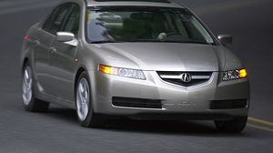 Превью обои acura, tl, 2004, серебряный металлик, вид спереди, стиль, авто, акура, асфальт