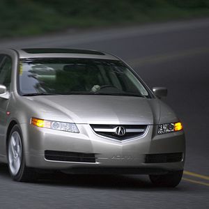 Превью обои acura, tl, 2004, серебряный металлик, вид спереди, стиль, авто, акура, асфальт