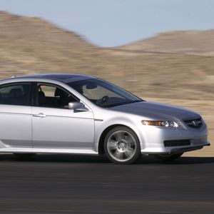 Превью обои acura, tl, 2004, серебряный металлик, вид сбоку, стиль, акура, авто, скорость, горы, асфальт