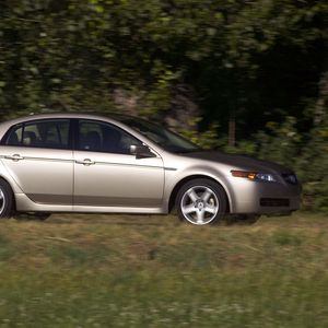 Превью обои acura, tl, 2004, серебряный металлик, вид сбоку, стиль, авто, акура, природа, деревья, трава