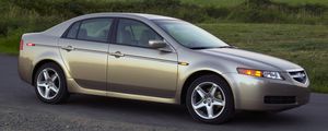 Превью обои acura, tl, 2004, бежевый металлик, вид сбоку, стиль, авто, природа, горы, деревья, трава, асфальт