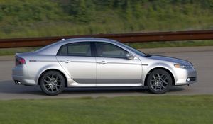 Превью обои acura, tl, 2007, серебряный металлик, вид сбоку, стиль, акура, авто, скорость, природа, кустарники, трава