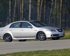 Превью обои acura, tl, 2007, серебряный металлик, вид сбоку, стиль, авто, акура, скорость, лес, трава, асфальт