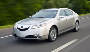 Превью обои acura, tl, 2008, серебряный металик, вид сбоку, стиль, авто, акура, скорость, деревья, трасса