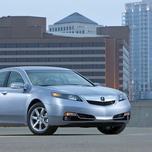 Превью обои acura, tl, 2011, голубой металлик, вид сбоку, стиль, акура, авто, асфальт, здание