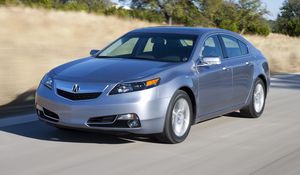 Превью обои acura, tl, 2011, серебряный металлик, вид спереди, стиль, авто, акура, скорость, природа, асфальт, деревья