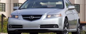 Превью обои acura, tl, серебряный металлик, вид спереди, стиль, авто, акура, дом, трава, асфальт