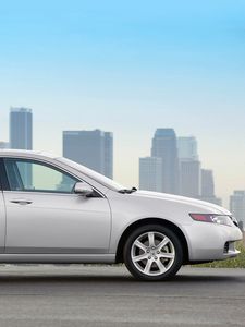 Превью обои acura, tsx, 2003, белый, вид сбоку, стиль, авто, акура, здание, город, асфальт