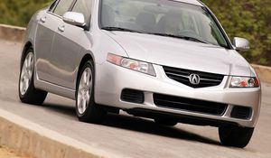 Превью обои acura, tsx, 2003, серебряный металлик, вид спереди, стиль, акура, авто, скорость, асфальт, деревья