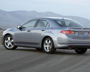 Превью обои acura, tsx, 2010, серый металлиик, вид сбоку, стиль, авто, акура, горы, асфальт, туман