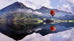 Превью обои аэростат, воздушный шар, горы, озеро, отражение
