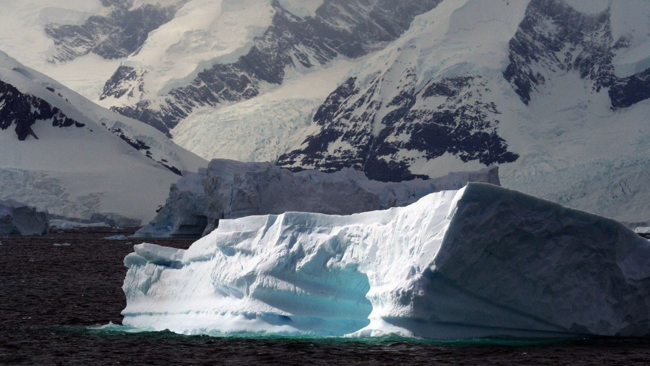 Обои айсберг, антарктида, холод, лед, глыба
