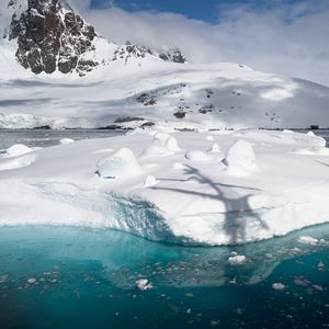 Превью обои айсберг, вода, лед, снег