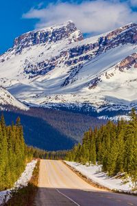 Превью обои альберта, канада, национальный парк банф, горы, дорога, даль, снег