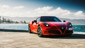 Превью обои alfa romeo, 4c, au-spec, красный вид сбоку