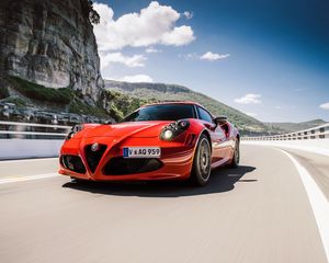 Превью обои alfa romeo, 4c, au-spec, красный, вид спереди