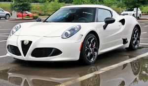 Превью обои alfa romeo 4c, белый, вид сбоку