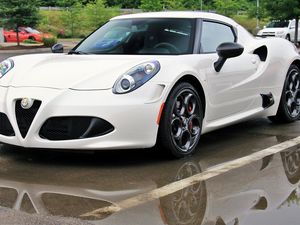 Превью обои alfa romeo 4c, белый, вид сбоку