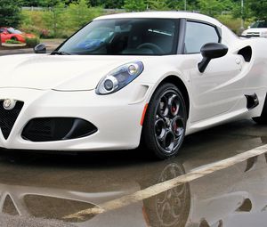 Превью обои alfa romeo 4c, белый, вид сбоку