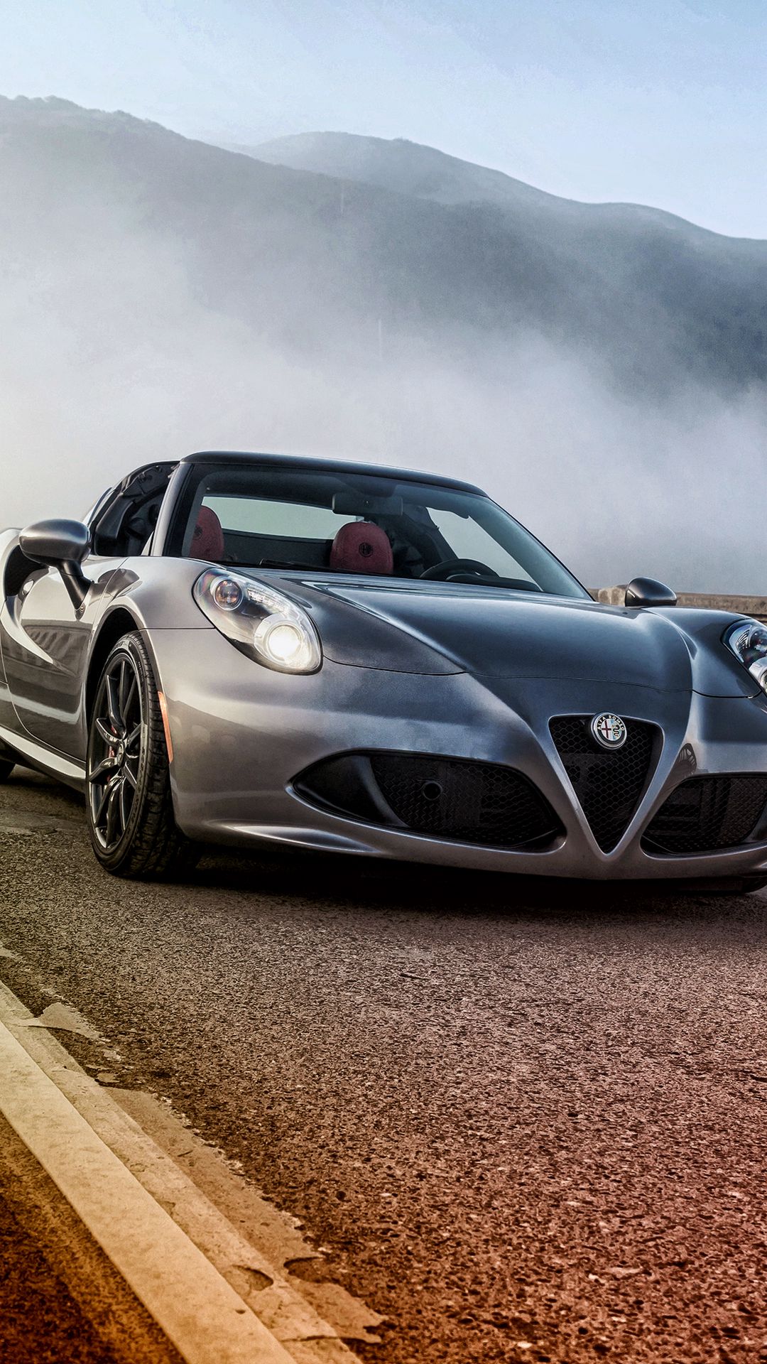 Alfa Romeo 4c вид сбоку