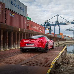 Превью обои alfa romeo, 4c, zender, красный, вид сзади