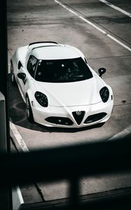 Превью обои alfa romeo 8c spider, alfa romeo, автомобиль, белый, дорога