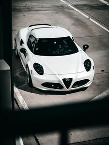 Превью обои alfa romeo 8c spider, alfa romeo, автомобиль, белый, дорога