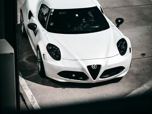 Превью обои alfa romeo 8c spider, alfa romeo, автомобиль, белый, дорога