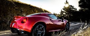 Превью обои alfa romeo, alfa romeo 4c, красный, вид сбоку