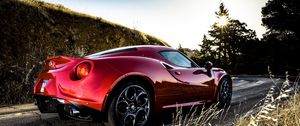 Превью обои alfa romeo, alfa romeo 4c, красный, вид сбоку