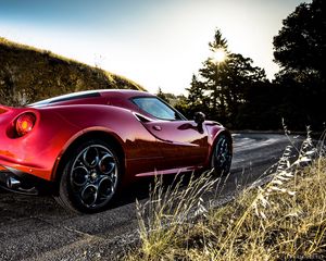 Превью обои alfa romeo, alfa romeo 4c, красный, вид сбоку