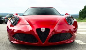 Превью обои alfa romeo, красный, вид спереди