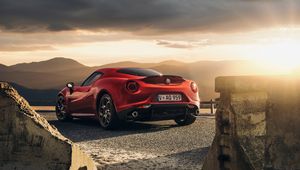 Превью обои alfa-romeo, 4c, launch edition, красный, вид сзади