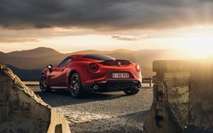 Превью обои alfa-romeo, 4c, launch edition, красный, вид сзади