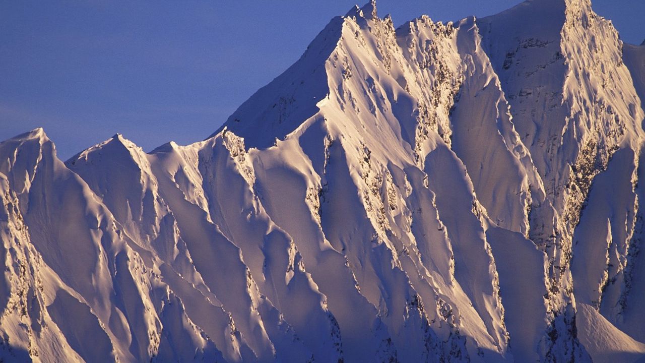 Обои аляска, горы, снег, вершина, тени