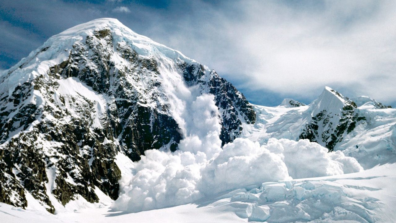 Обои аляска, горы, снег, лавина