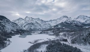 Превью обои альмзее, австрия, горы, зима, снег, озеро