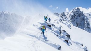 Превью обои альпинисты, горы, высота, склон, подъем, снег, крутой, экстремальный