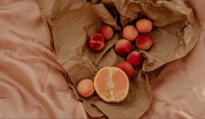 Превью обои апельсин, нектарины, фрукты, бумага, мятый