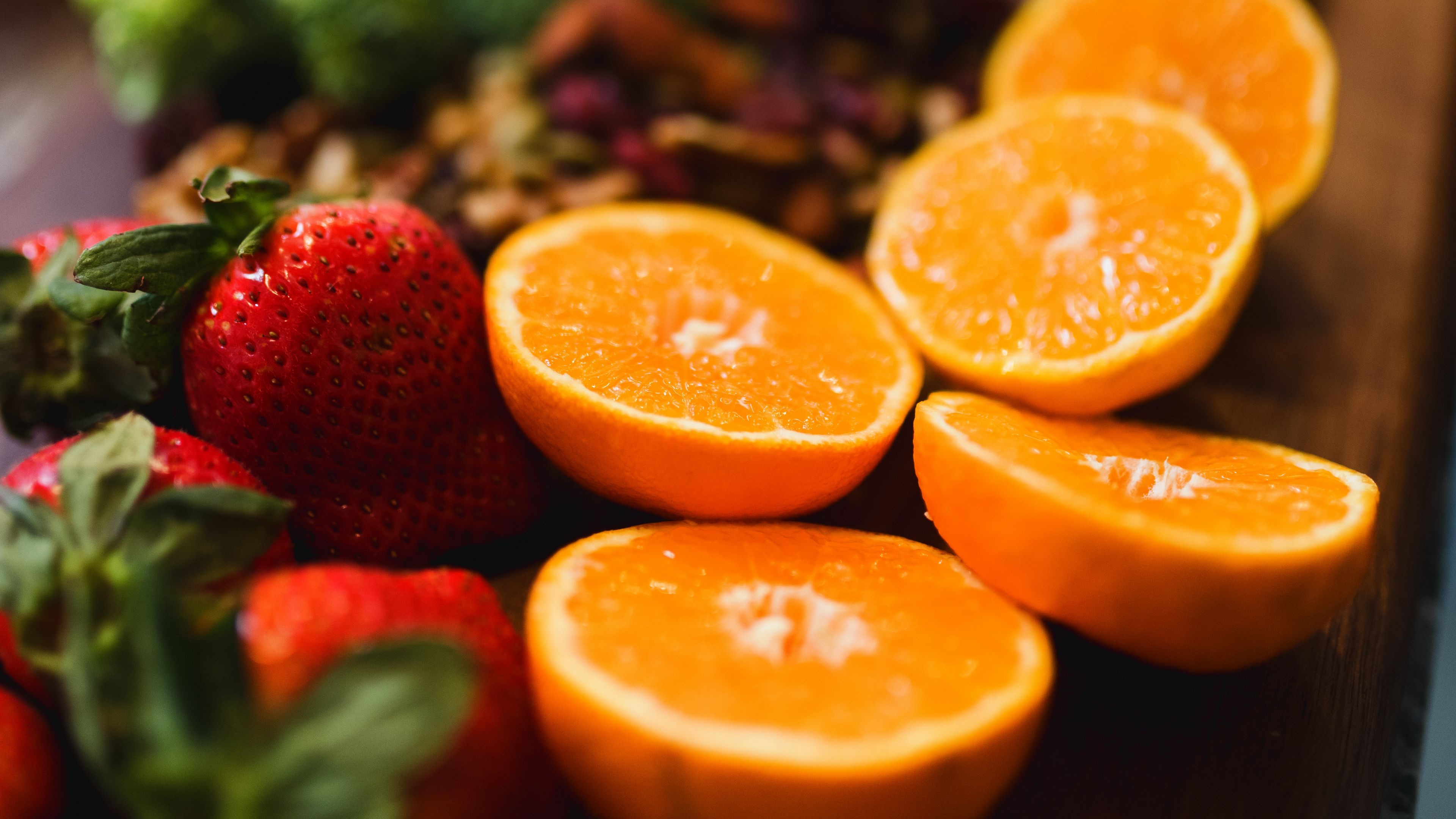 Оранжевые фрукты и ягоды