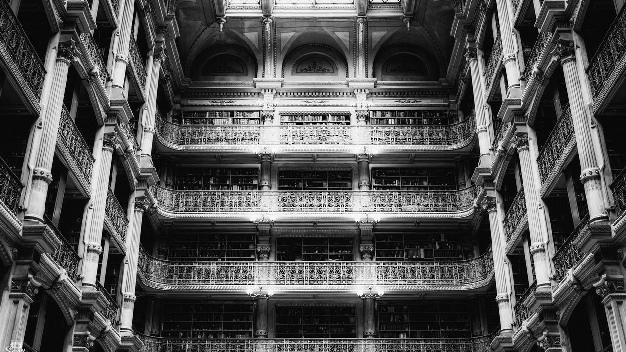 Обои архитектура, балконы, колонны, чб