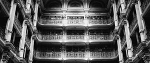 Превью обои архитектура, балконы, колонны, чб