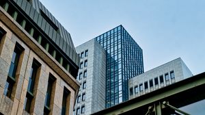 Превью обои архитектура, город, здания, небоскребы, мост, стекло