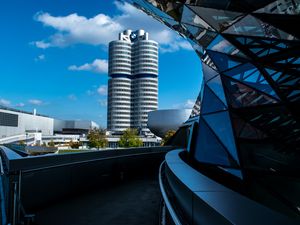 Превью обои архитектура, строение, здания, bmw, современный, небоскребы